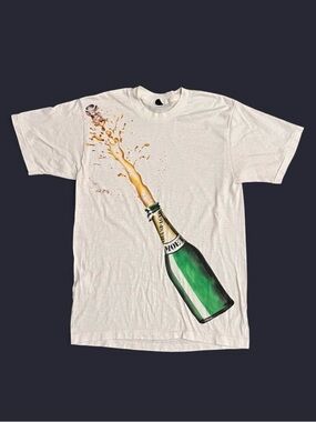 Vintage single stitch 1980’s Moet Champagne t-shirt size M